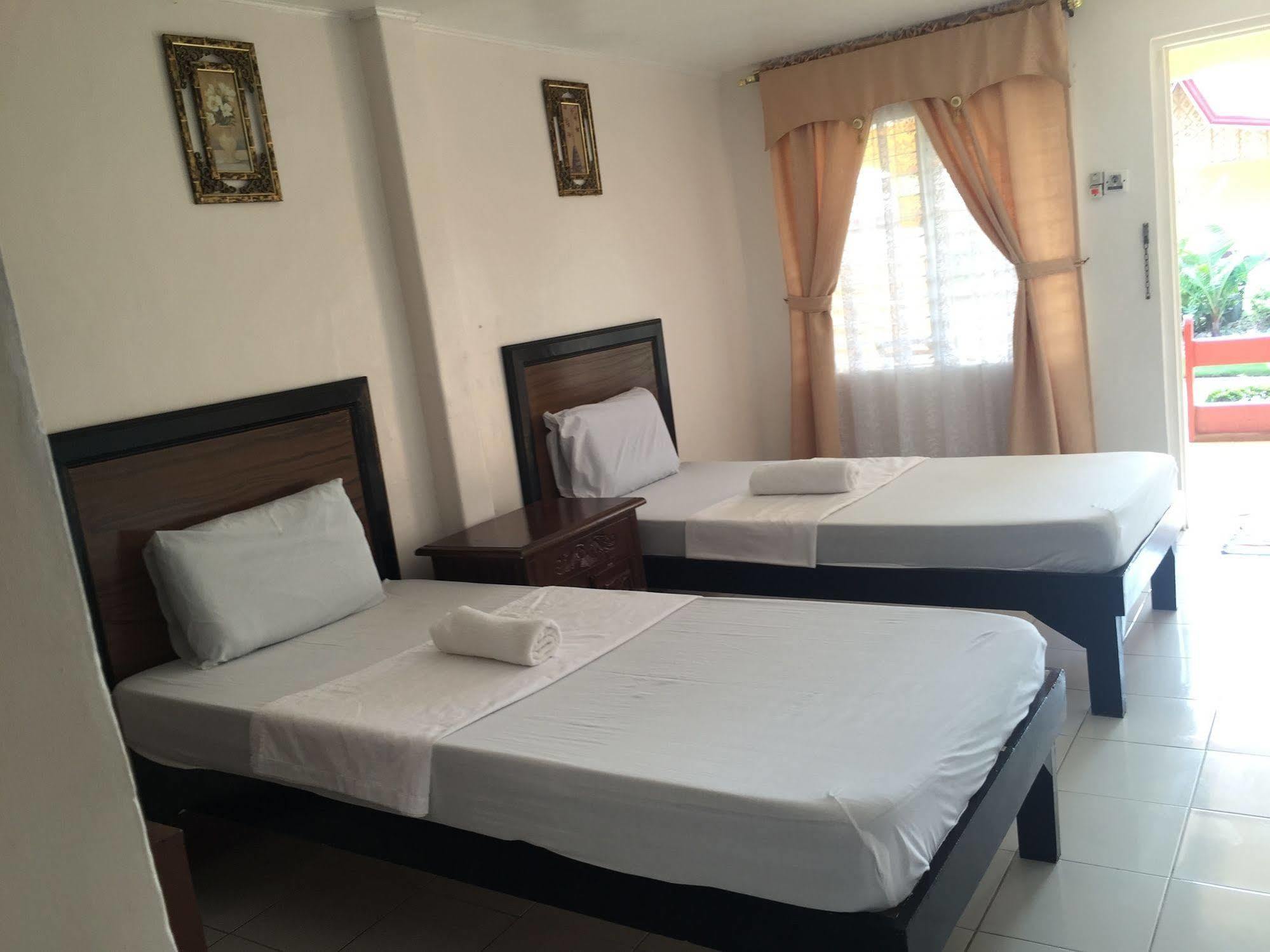 Bayview Inn Ормок Экстерьер фото