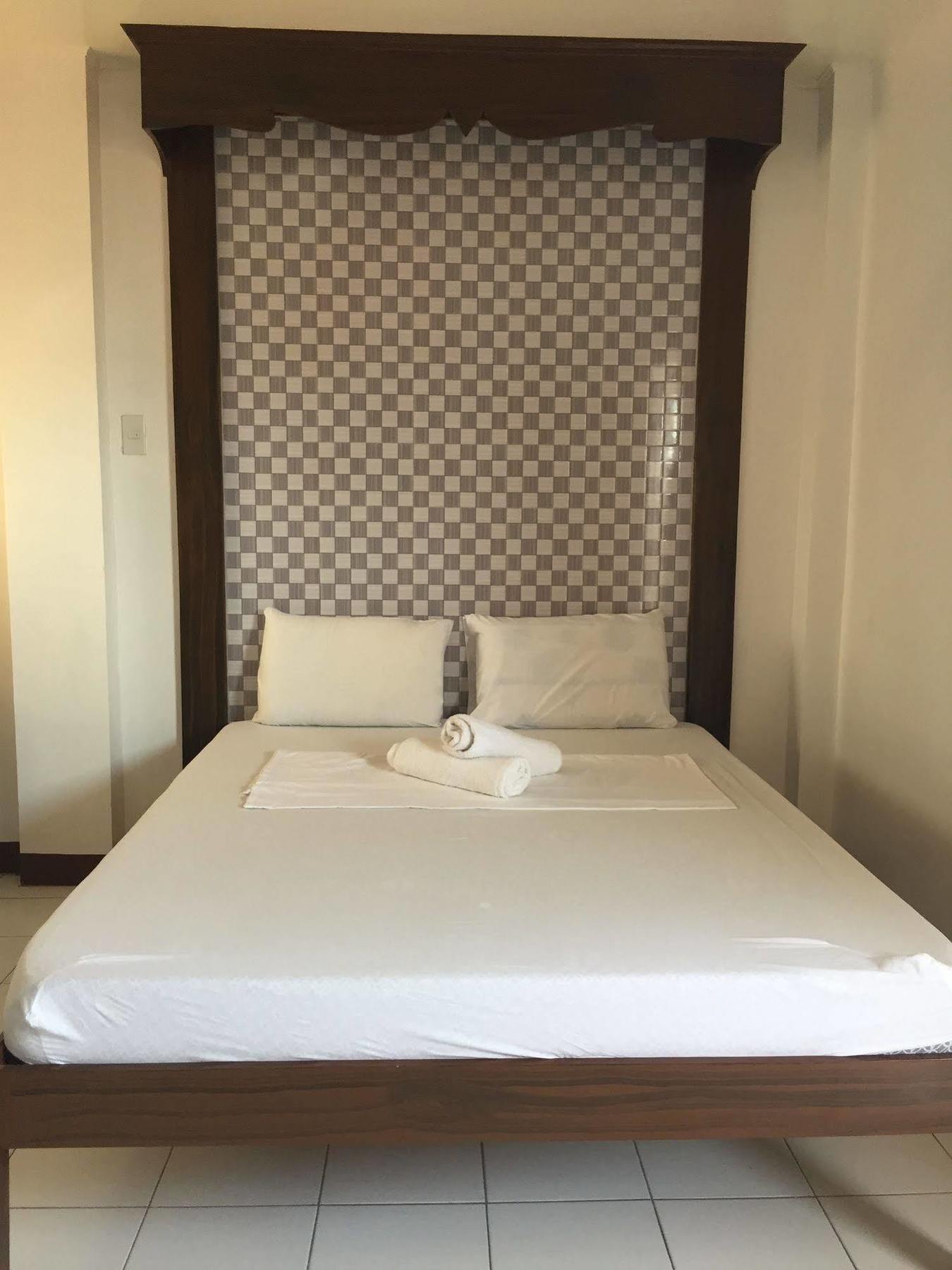 Bayview Inn Ормок Экстерьер фото